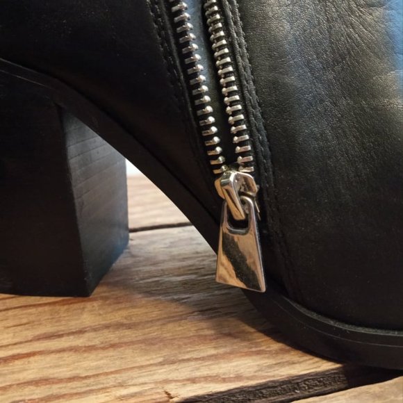 Steve Madden Tishaa Black Leather Booties with Heel Size 7.5 - Picture 6 of 6